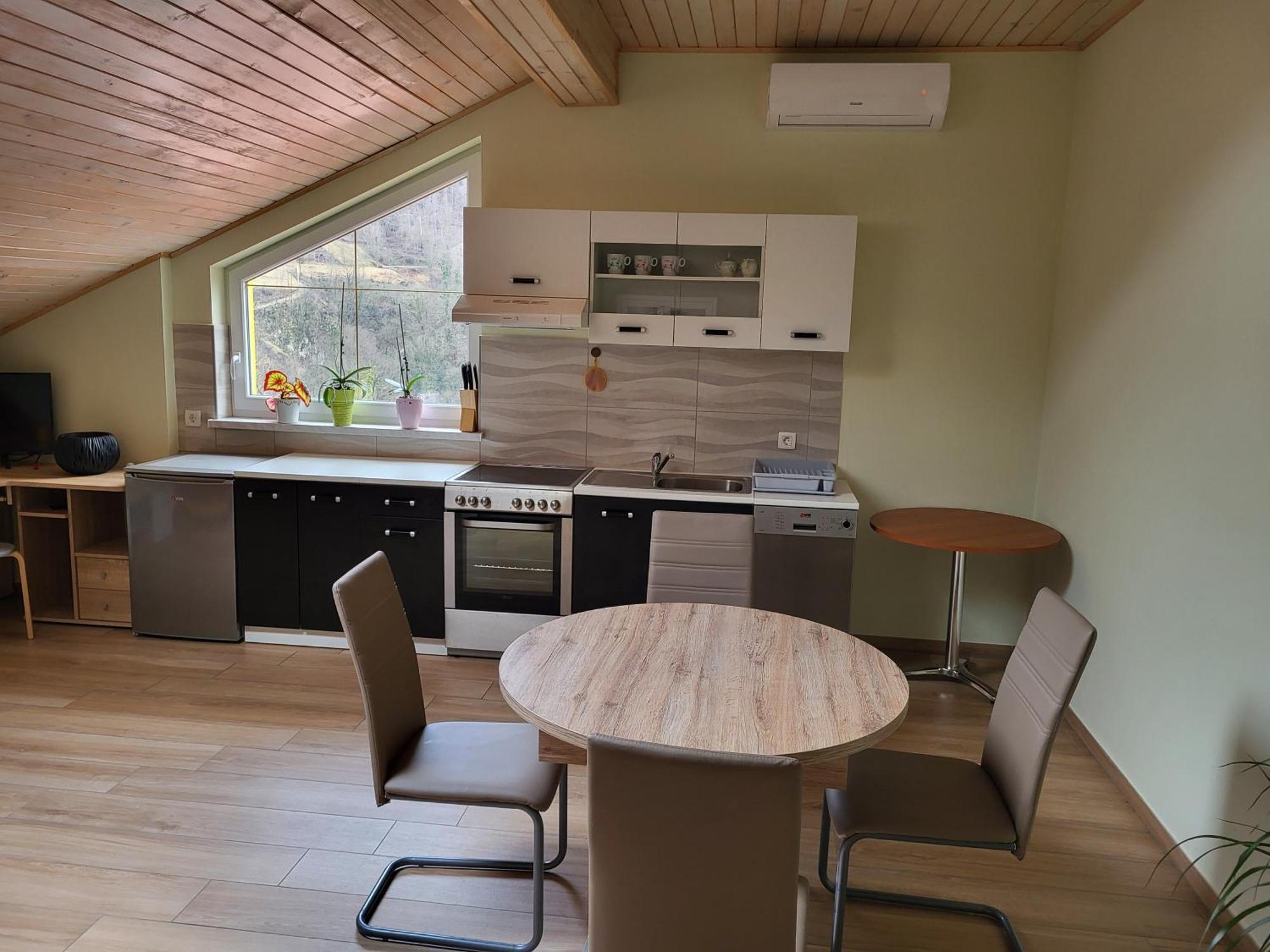 Apartma Jermol โมสต์ นา โซชิ ภายนอก รูปภาพ